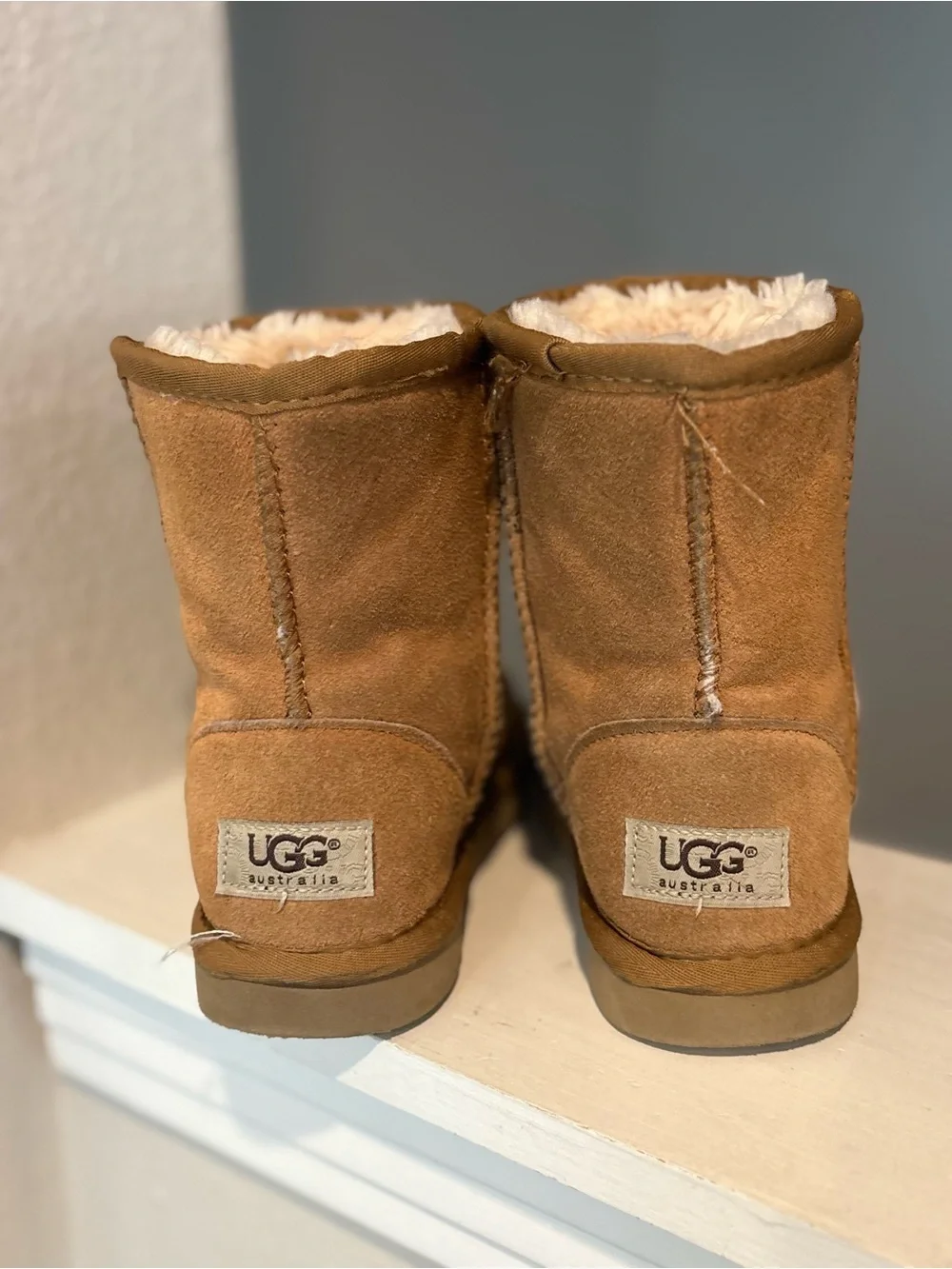 UGG Kids' Classic II Water-Resistant Shearling Brown Little GirlsBoots Size 1.5Y